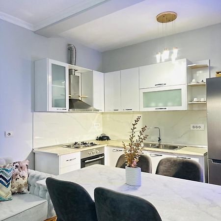 Bllok: Central Cozy Stay, 24/7 Self Check-In ティラナ エクステリア 写真