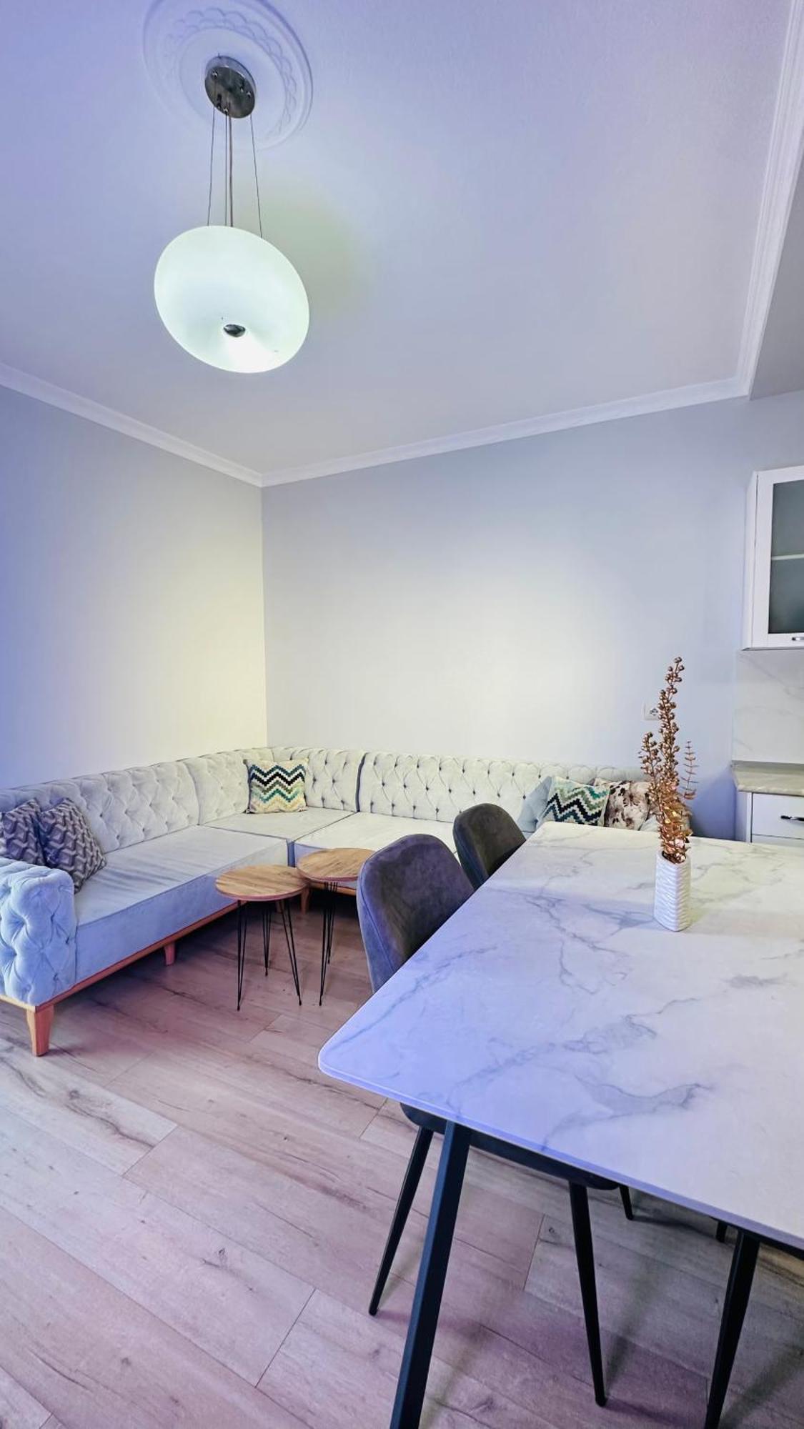 Bllok: Central Cozy Stay, 24/7 Self Check-In ティラナ エクステリア 写真