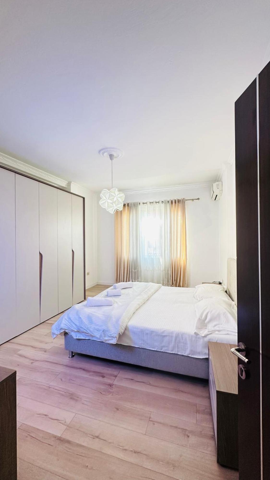 Bllok: Central Cozy Stay, 24/7 Self Check-In ティラナ エクステリア 写真