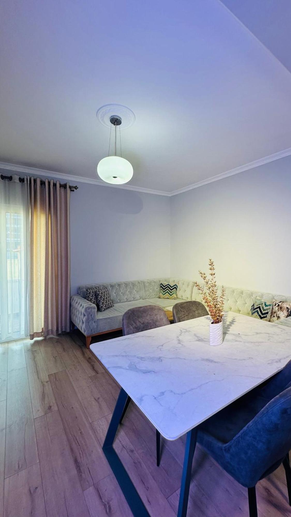 Bllok: Central Cozy Stay, 24/7 Self Check-In ティラナ エクステリア 写真